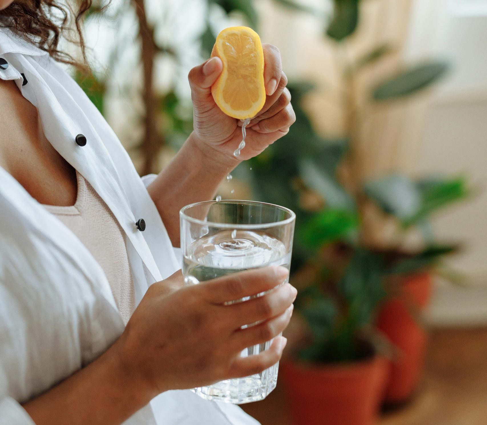 Pijete puno kafe? Evo kako da očistite telo od kofeina 5 pexels thirdman 7219212 scaled e1738067468978