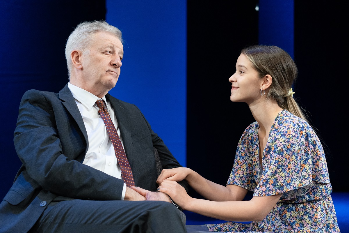 Predstava "Kuća" i na znakovnom jeziku 3 predstava kuca 2 promo