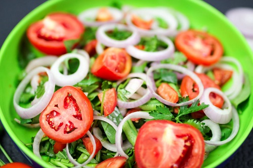 Postpraznični detoks: Kako očistiti jetru nakon teške hrane 1 salata pexels mala