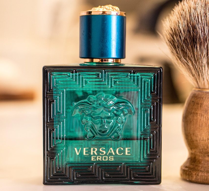 Najbolji pokloni za njega za Dan zaljubljenih 6 fragrance 4253032 1280 e1738423972848