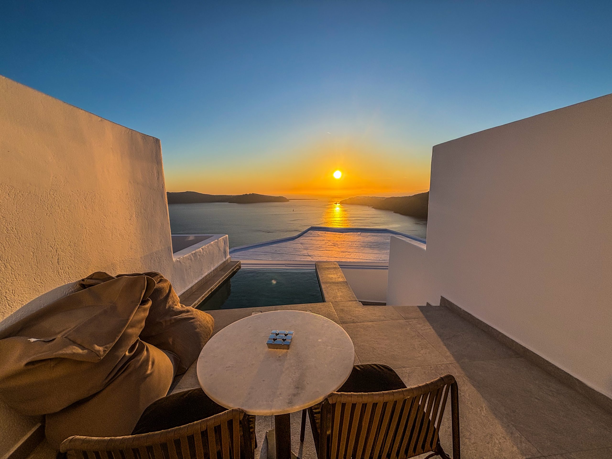 Da li je Santorini bezbedan za turiste? Posetili smo ostrvo i imamo odgovor na to pitanje 7 3789A443 A0E5 4B41 992C 0614413E71EF scaled