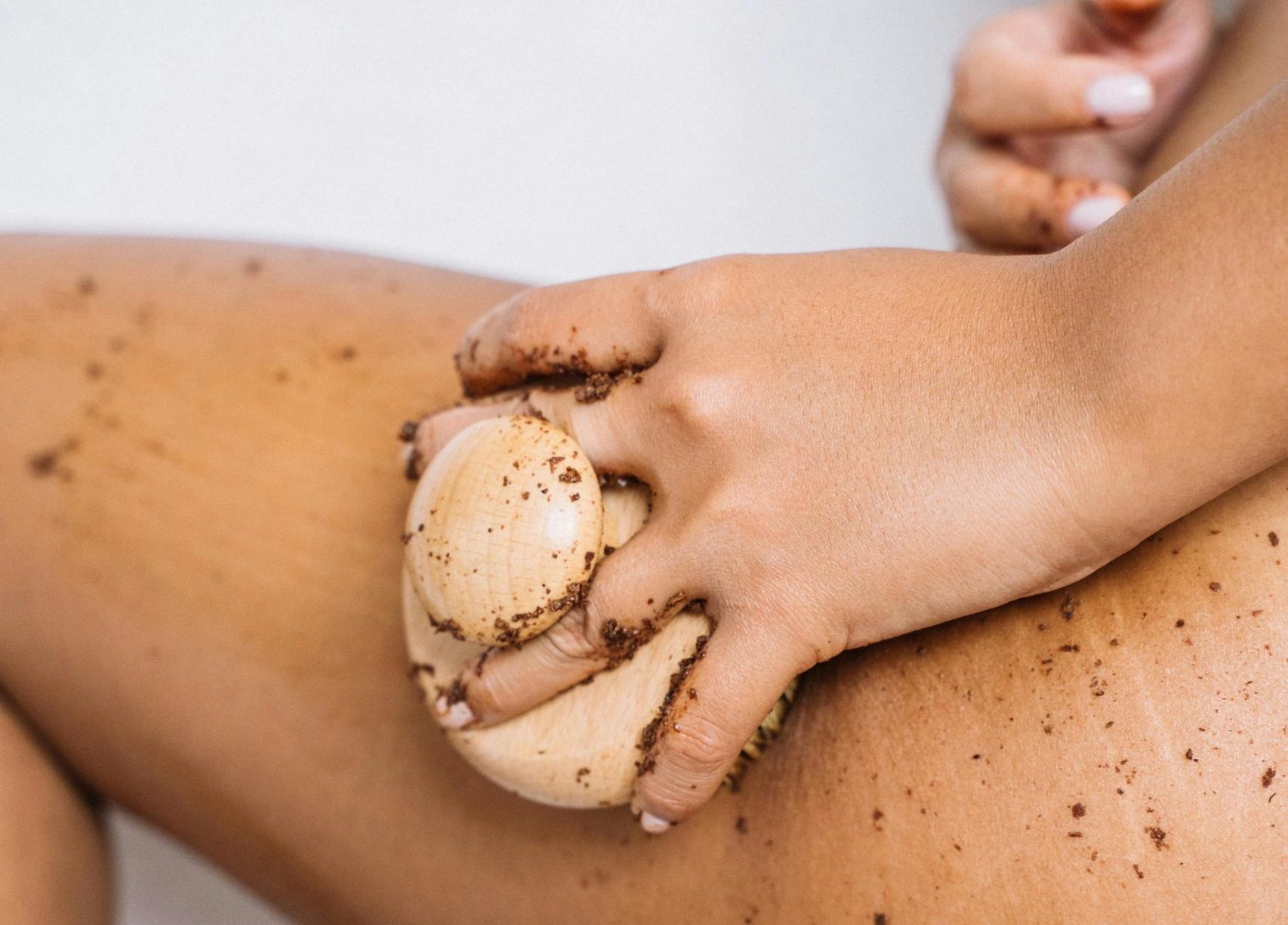 Ne bacajte talog od kafe, pomešajte ga sa vazelinom i gledajte čudo 1 pexels anntarazevich 5308684 scaled e1747746788663