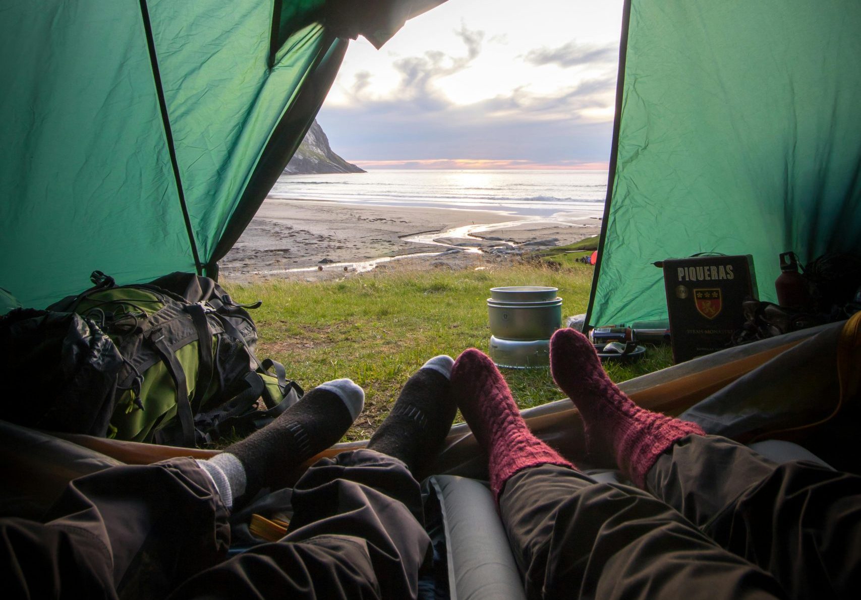 Kampovanje bez stresa: 20 stvari koje obavezno morate da ponesete 3 pexels teemu r 555088 1840421 scaled e1753202548405