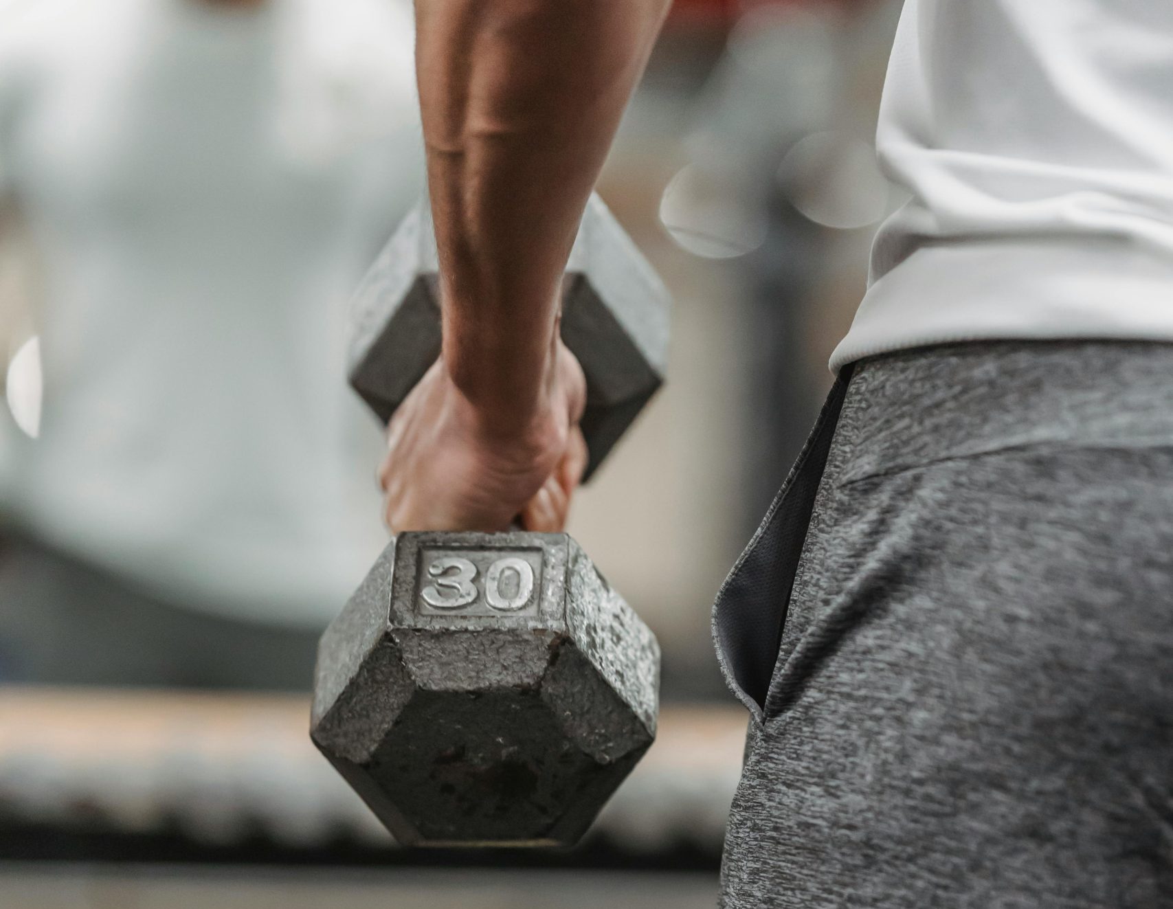 Saturnov povratak: Šta je “kriza 30-ih” i kako ovaj astrološki ciklus menja vaš život iz korena 2 Saturnov povratak: teg sa brojem 30